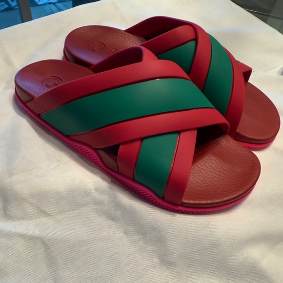 Gucci Red and Green Crisscross Slides - Picture 2 of 6